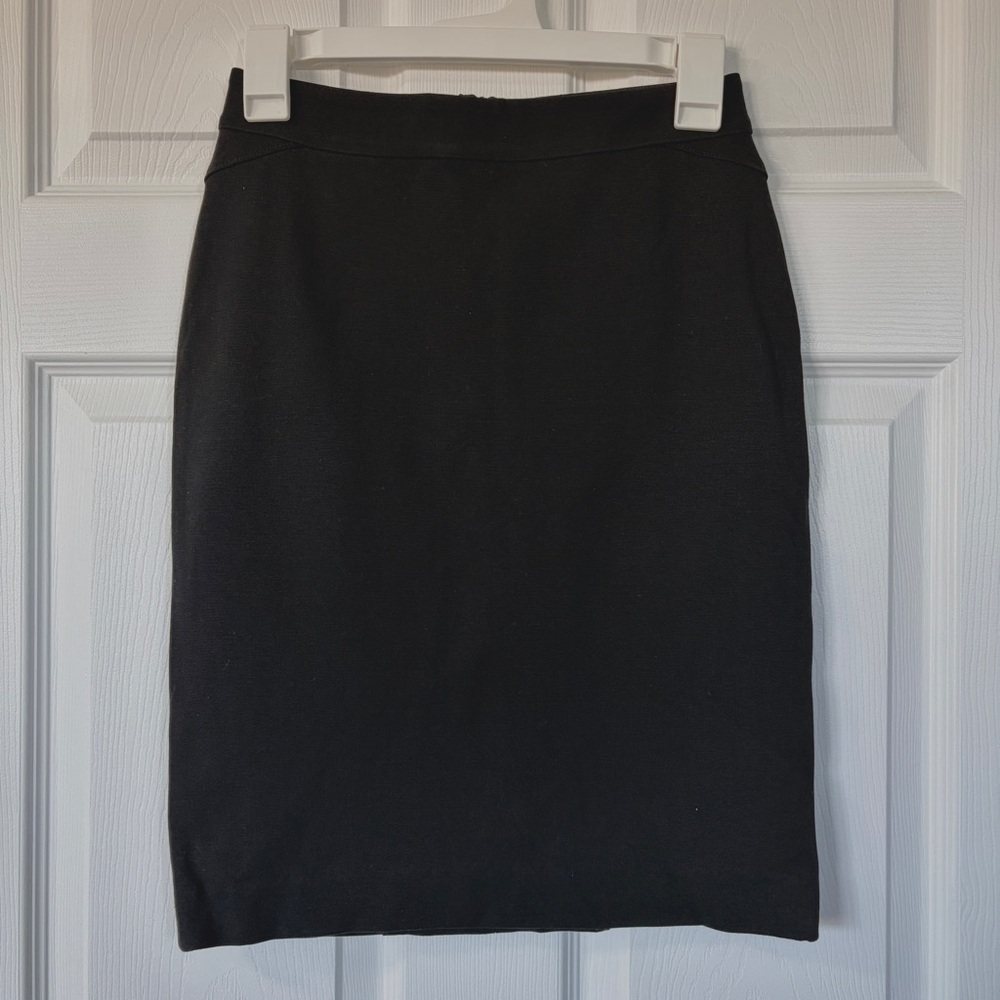 Ann Taylor Black Pencil Skirt (Size 0 Petite)